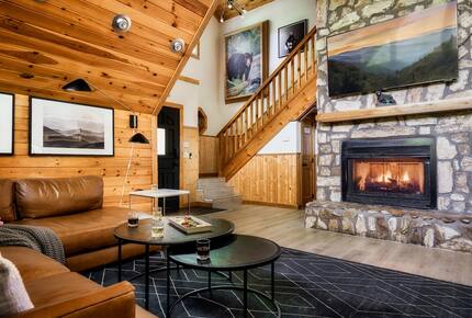 Nature-Inspired Escape in the Smokies - Gatlinburg, Tennessee