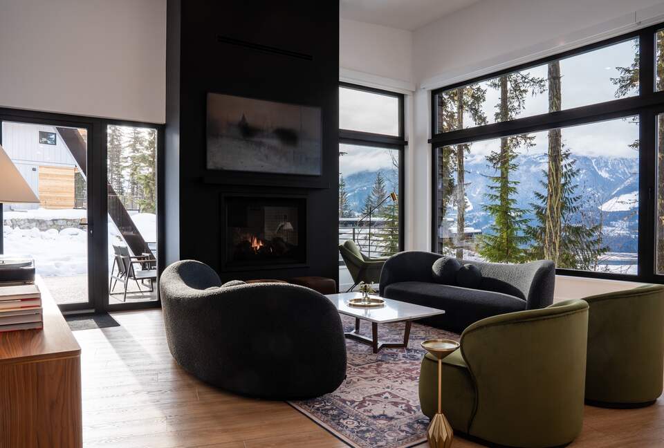 An Ultra-Luxe Basecamp for Four-Season Adventure - Revelstoke, Canada