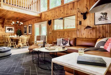Nature-Inspired Escape in the Smokies - Gatlinburg, Tennessee