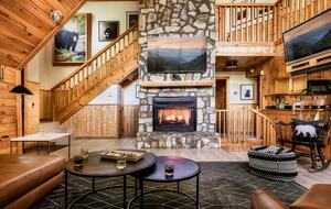 Nature-Inspired Escape in the Smokies - Gatlinburg, Tennessee