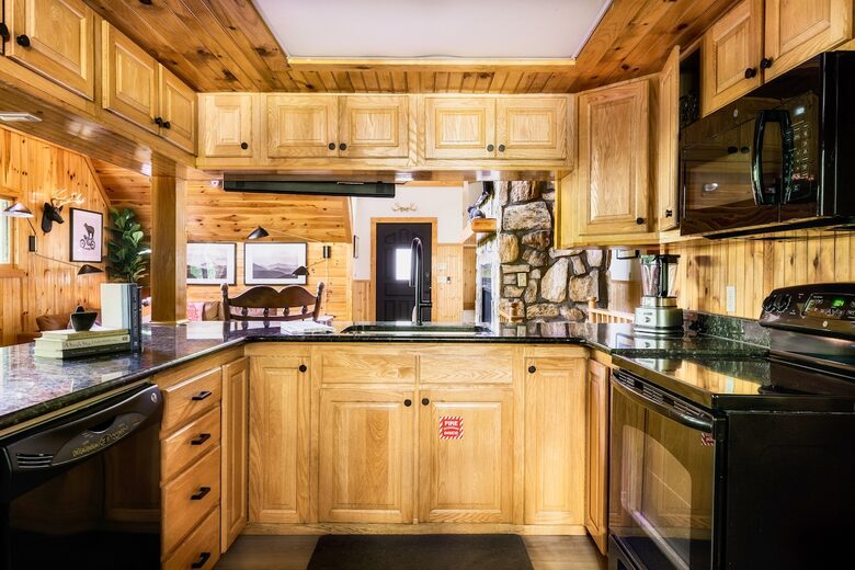 Nature-Inspired Escape in the Smokies - Gatlinburg, Tennessee
