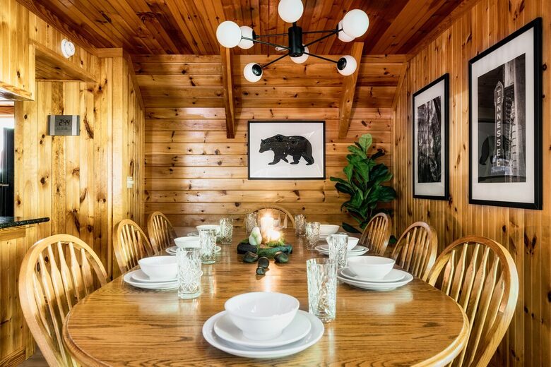 Nature-Inspired Escape in the Smokies - Gatlinburg, Tennessee