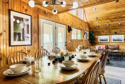 Nature-Inspired Escape in the Smokies - Gatlinburg, Tennessee