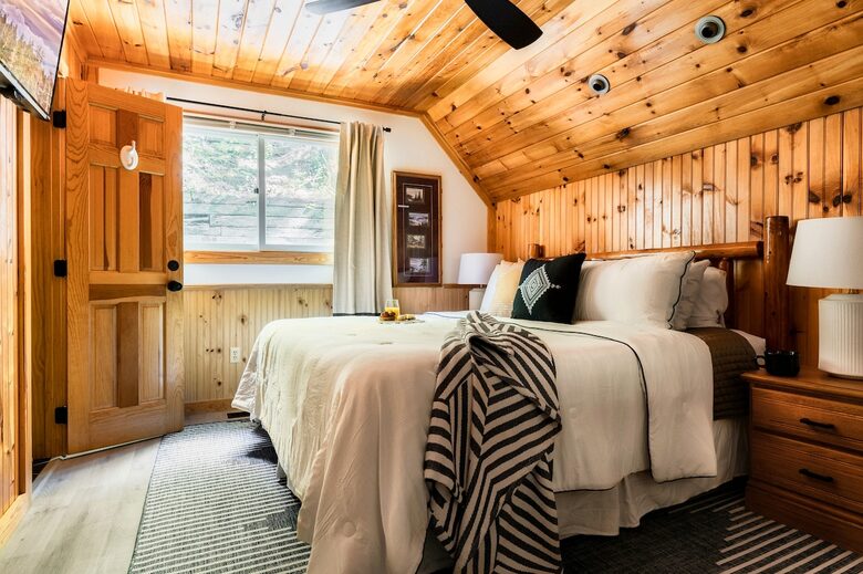 Nature-Inspired Escape in the Smokies - Gatlinburg, Tennessee