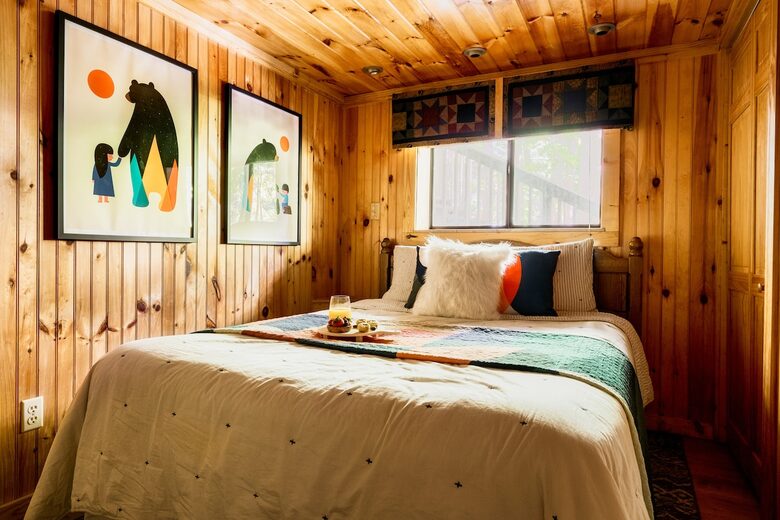 Nature-Inspired Escape in the Smokies - Gatlinburg, Tennessee