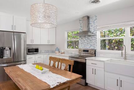 Pineapple Pad | Coastal Comfort Just Steps from the Sand - Vero Beach, Florida