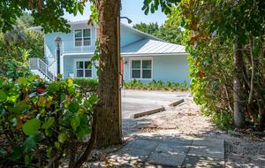 Pineapple Pad | Coastal Comfort Just Steps from the Sand - Vero Beach, Florida