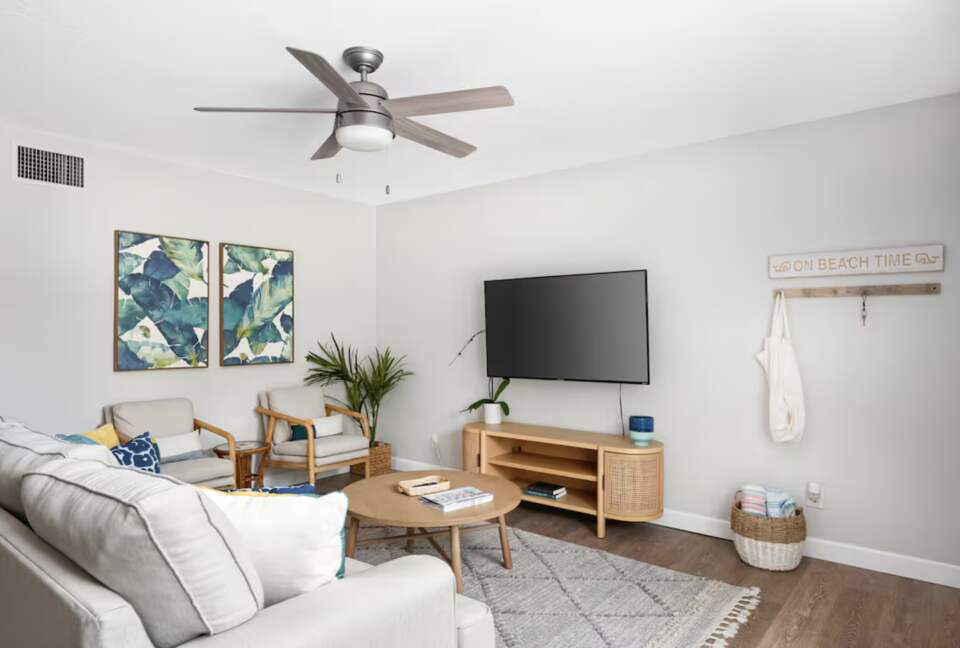 Seashell Shack | Beachside & Walkable to Dining - Vero Beach, Florida