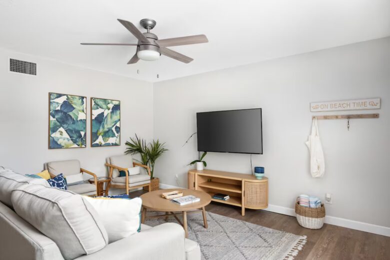 Seashell Shack | Beachside & Walkable to Dining - Vero Beach, Florida