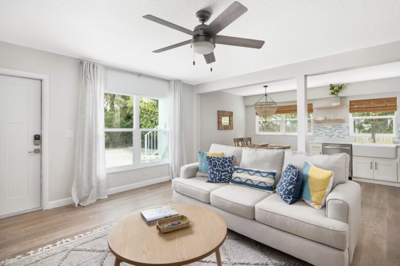 Seashell Shack | Beachside & Walkable to Dining - Vero Beach, Florida