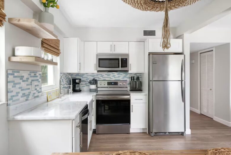 Seashell Shack | Beachside & Walkable to Dining - Vero Beach, Florida
