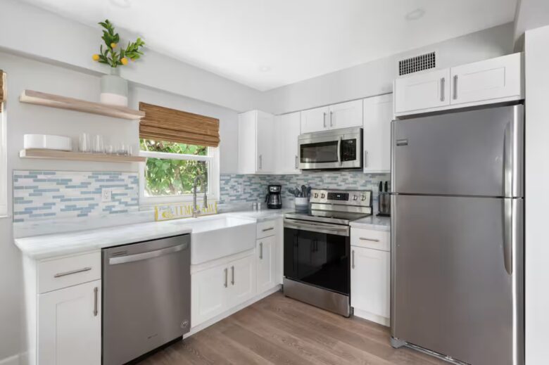 Seashell Shack | Beachside & Walkable to Dining - Vero Beach, Florida