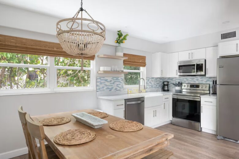 Seashell Shack | Beachside & Walkable to Dining - Vero Beach, Florida