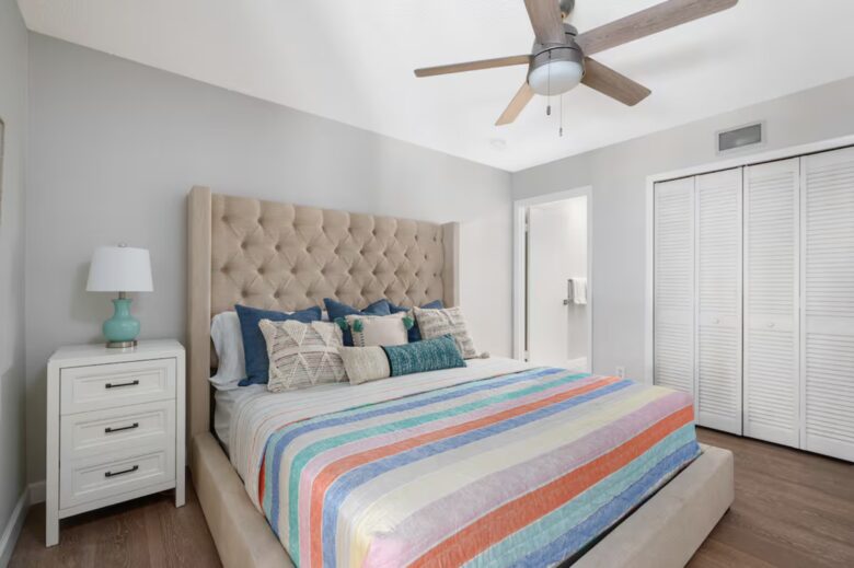 Seashell Shack | Beachside & Walkable to Dining - Vero Beach, Florida