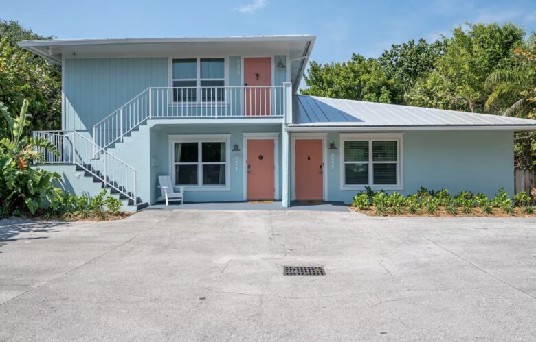 Seashell Shack | Beachside & Walkable to Dining - Vero Beach, Florida