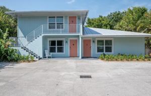 Seashell Shack | Beachside & Walkable to Dining - Vero Beach, Florida