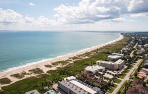 Seashell Shack | Beachside & Walkable to Dining - Vero Beach, Florida