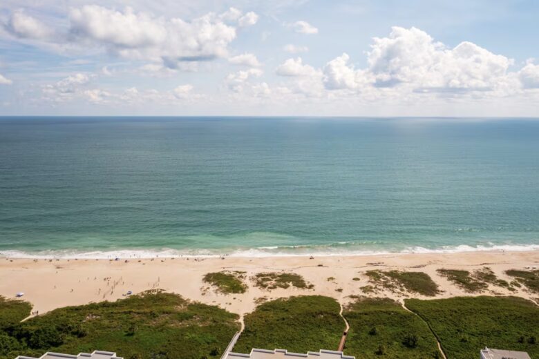 Seashell Shack | Beachside & Walkable to Dining - Vero Beach, Florida