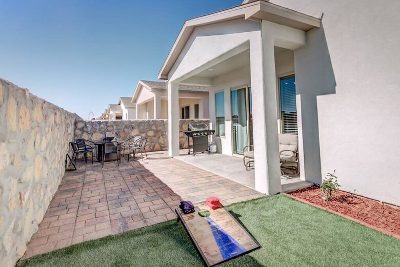 Charming Desert Retreat with Game Room and Scenic Views - Las Cruces, New Mexico