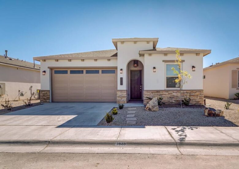 Charming Desert Retreat with Game Room and Scenic Views - Las Cruces, New Mexico