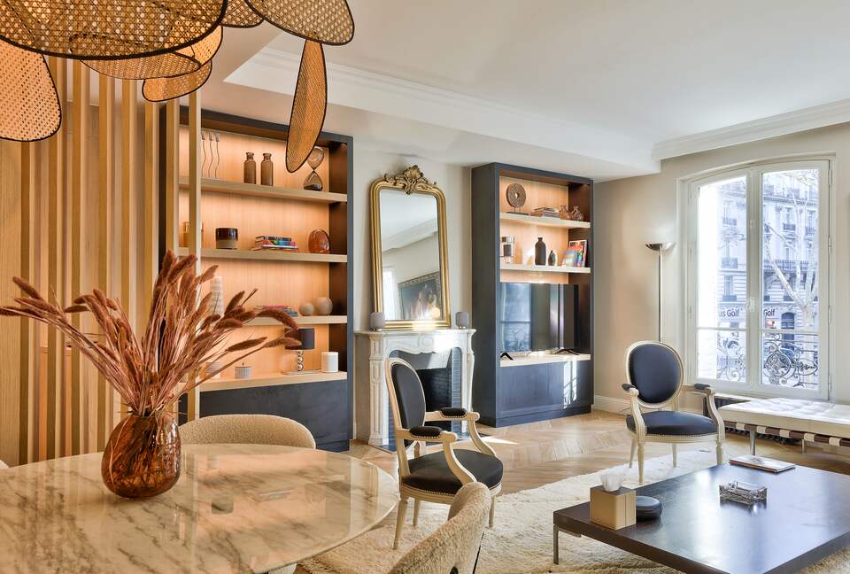 Designer-Enhanced Apartment in the Golden Triangle - Paris, France