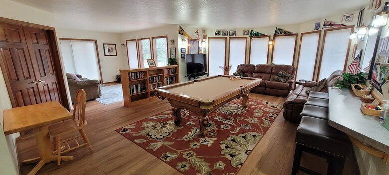 Spacious Sunriver Retreat for Families and Friends - Sunriver, Oregon