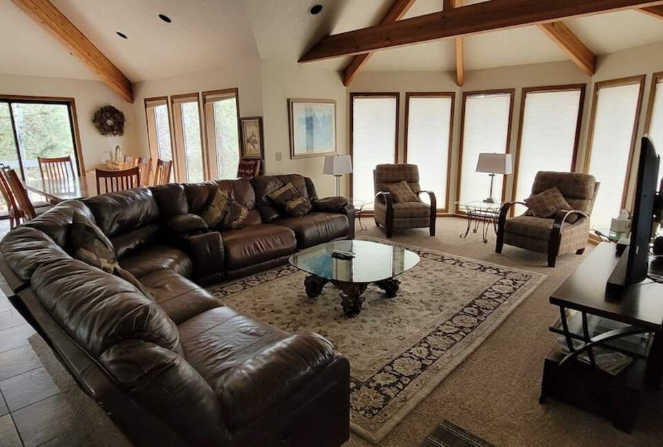 Spacious Sunriver Retreat for Families and Friends - Sunriver, Oregon