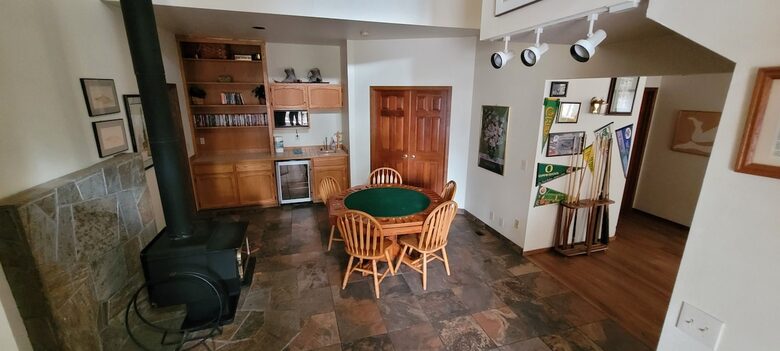 Spacious Sunriver Retreat for Families and Friends - Sunriver, Oregon