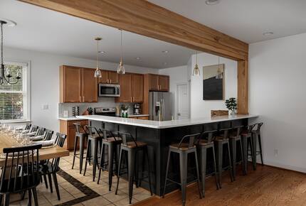 Spacious Wine Country Escape with Luxe Outdoor Living - Purcellville, Virginia