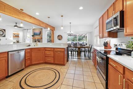 Spacious Wine Country Escape with Luxe Outdoor Living - Purcellville, Virginia