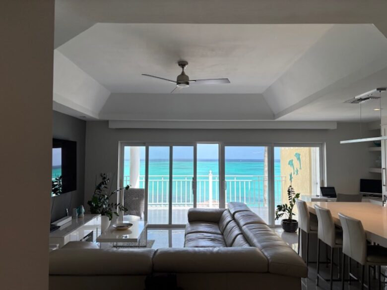 Oceanfront Escape in Exclusive Caves Point Community - Nassau, Bahamas