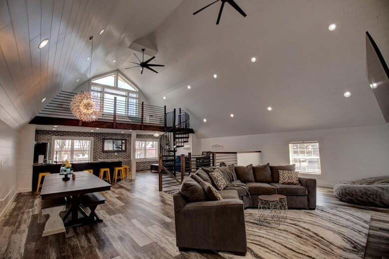 The Great Room Barn | A Cozy Retreat with River Proximity - Dakota, Minnesota