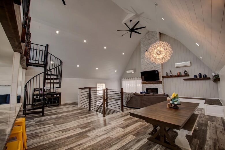 The Great Room Barn | A Cozy Retreat with River Proximity - Dakota, Minnesota