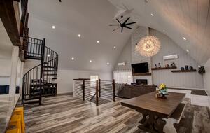 The Great Room Barn | A Cozy Retreat with River Proximity - Dakota, Minnesota