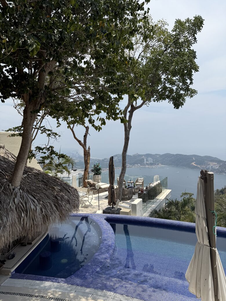 Casa Cascadas | Elegant Three-Level Oasis in Acapulco’s Exclusive Las Brisas - Acapulco, Mexico