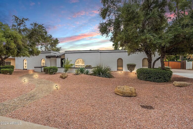 Desert Elegance | A Refined Scottsdale Retreat - Scottsdale, Arizona