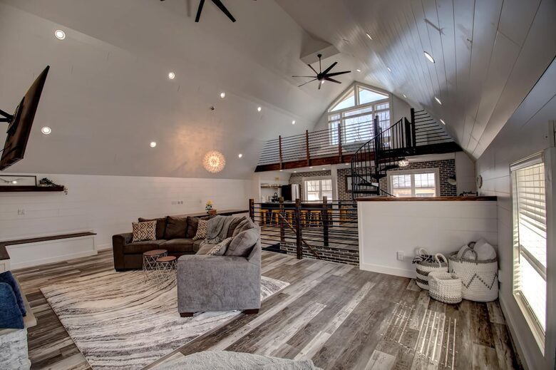 The Great Room Barn | A Cozy Retreat with River Proximity - Dakota, Minnesota