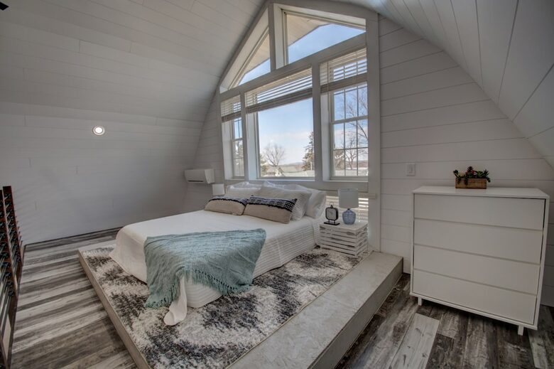 The Great Room Barn | A Cozy Retreat with River Proximity - Dakota, Minnesota