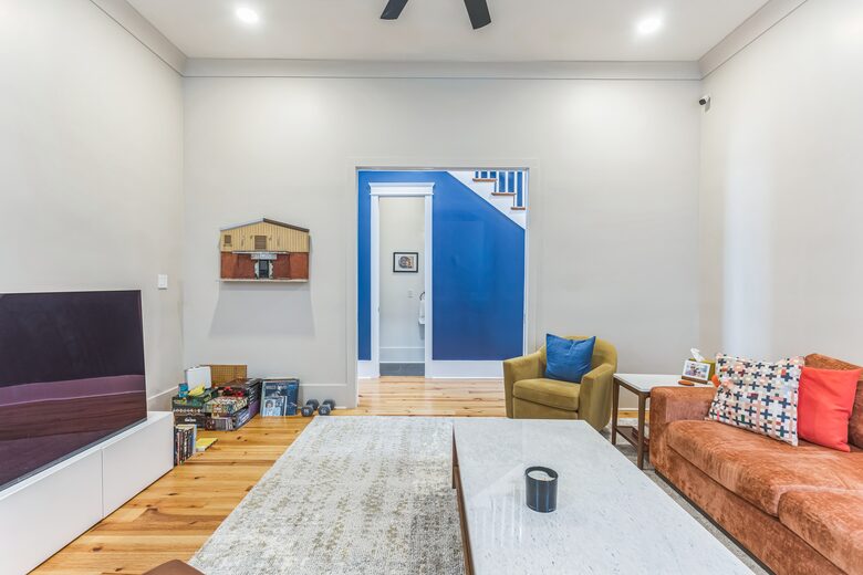 Living Room (No Pullout!)