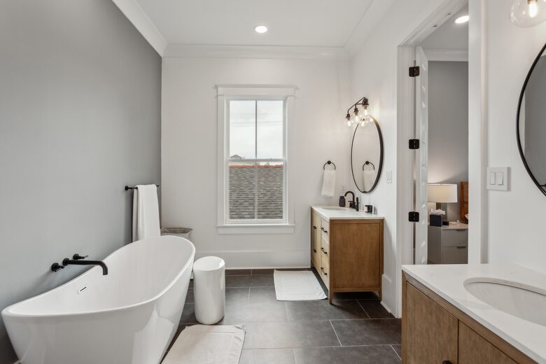 Classic New Orleans Charm with Modern Comforts - New Orleans, Louisiana