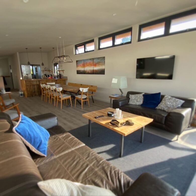 Elegant Houseboat Retreat with Panoramic Harbour Views - Bembridge, Isle of Wight, United Kingdom