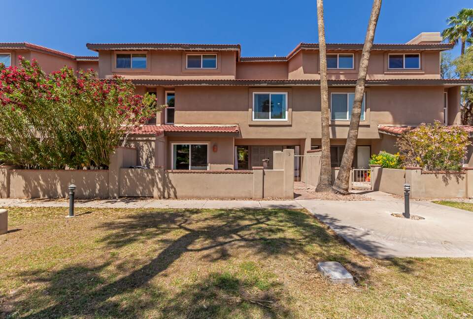 Sunlit Two-Story Escape Near Old Town Scottsdale - Scottsdale, Arizona