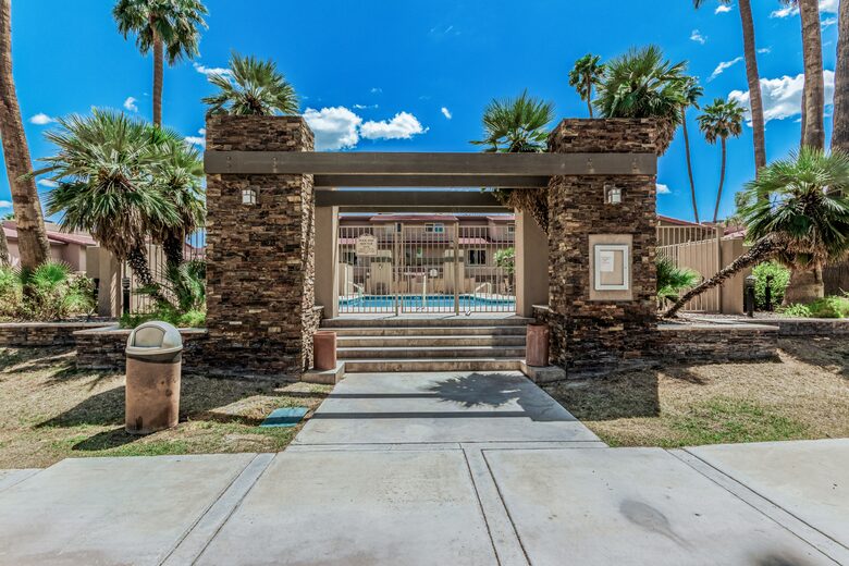 Sunlit Two-Story Escape Near Old Town Scottsdale - Scottsdale, Arizona