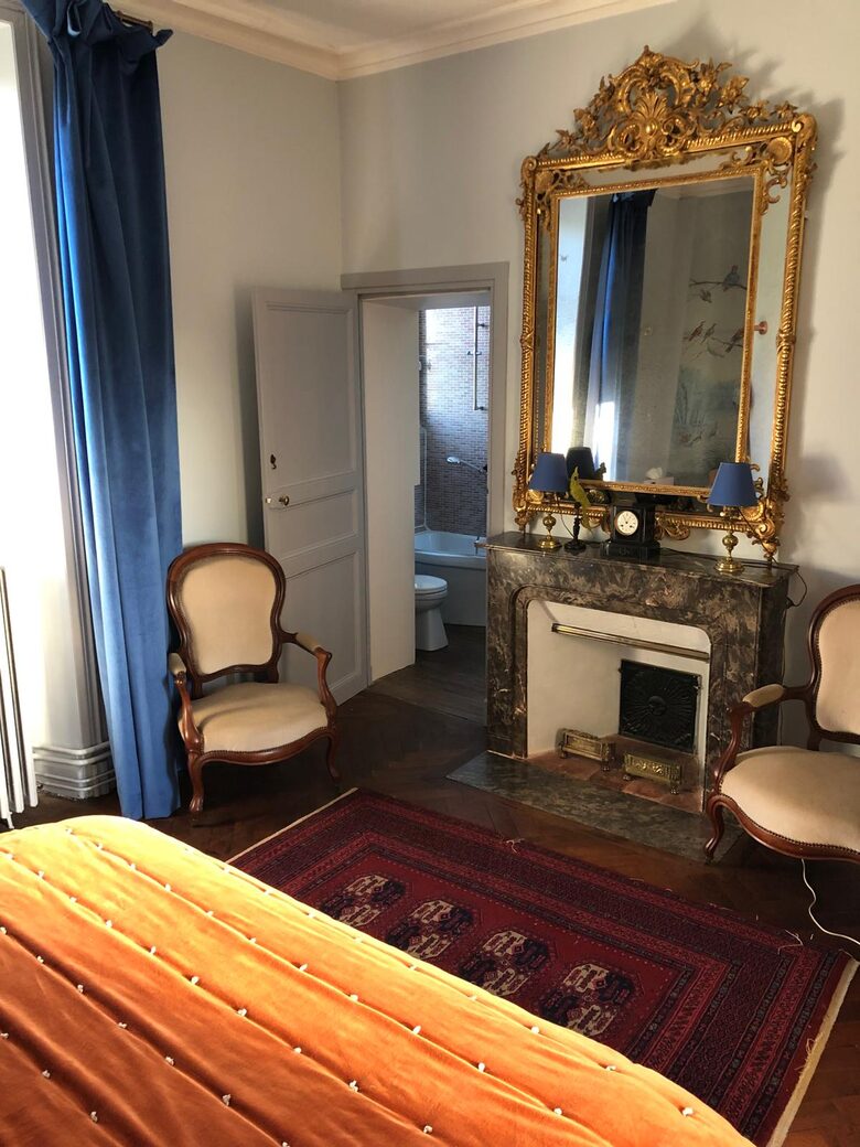 Historic Château with Riverside Views & Heated Pool - Daon, Mayenne, France