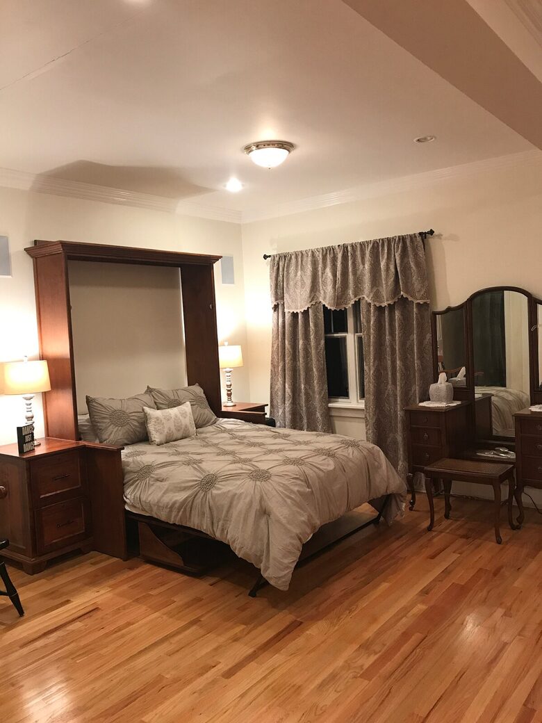Elegant Escape with Pool in Saratoga’s Premier Neighborhood - Saratoga Springs, New York