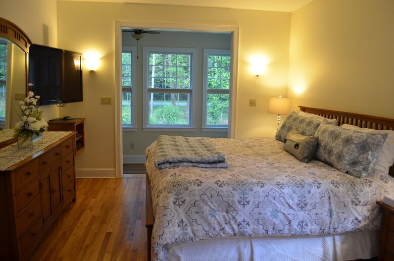 Elegant Escape with Pool in Saratoga’s Premier Neighborhood - Saratoga Springs, New York