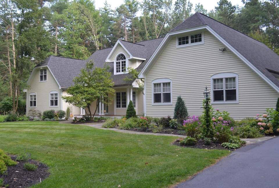 Elegant Escape with Pool in Saratoga’s Premier Neighborhood - Saratoga Springs, New York