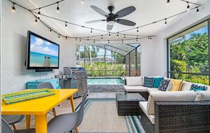 A Vibrant Retreat Near Naples Beach - Naples, Florida