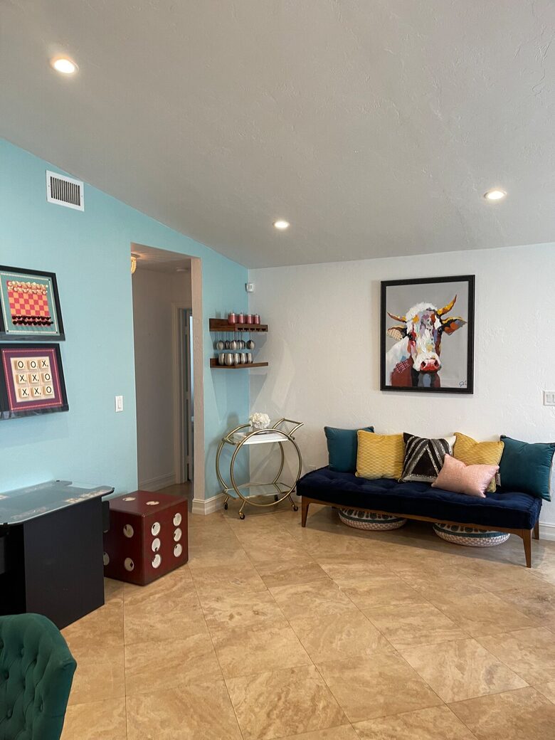 A Vibrant Retreat Near Naples Beach - Naples, Florida