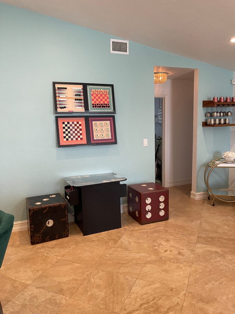A Vibrant Retreat Near Naples Beach - Naples, Florida